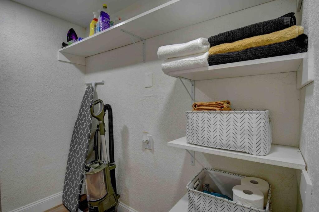 アルバカーキ Casa Charleston-3Br-2Bath-Hot Tub-Pet Friendly-No Pet Fees!ヴィラ エクステリア 写真