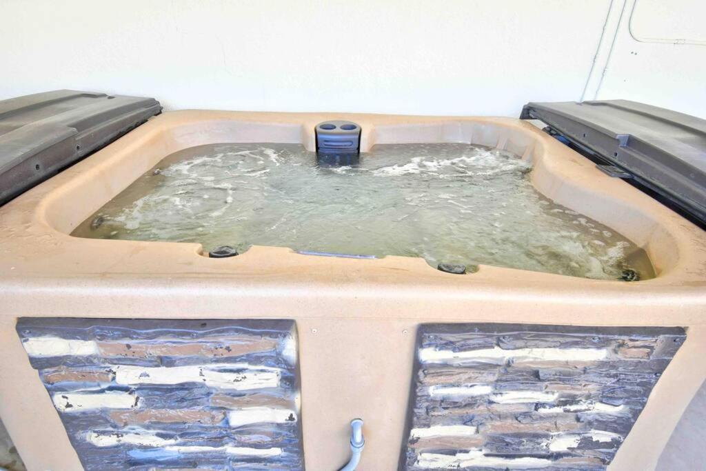 アルバカーキ Casa Charleston-3Br-2Bath-Hot Tub-Pet Friendly-No Pet Fees!ヴィラ エクステリア 写真